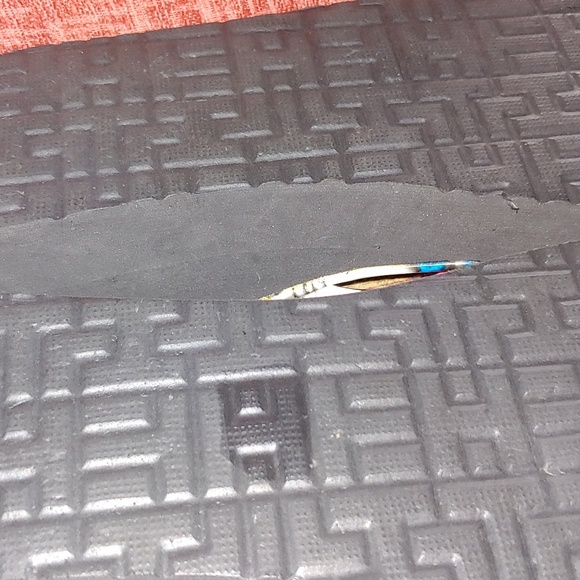 Magazine cover flip flops - Picture 3 of 5